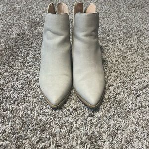 Mi,im Tan Booties